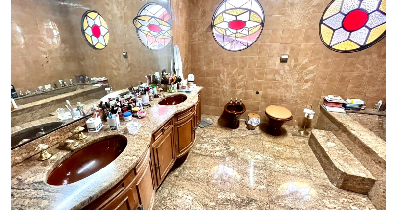 Belo Sobrado à venda no Alto da Lapa na Rua Lomas Valentinas