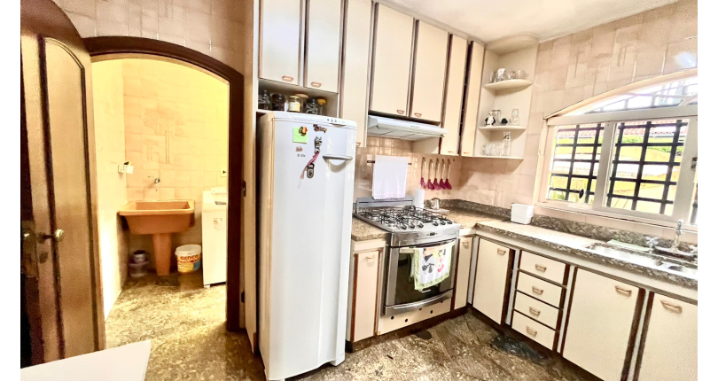 Belo Sobrado à venda no Alto da Lapa na Rua Lomas Valentinas