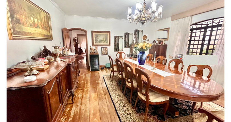 Belo Sobrado à venda no Alto da Lapa na Rua Lomas Valentinas