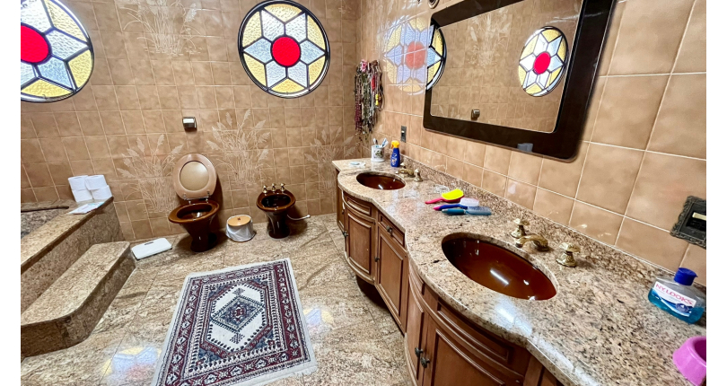 Belo Sobrado à venda no Alto da Lapa na Rua Lomas Valentinas