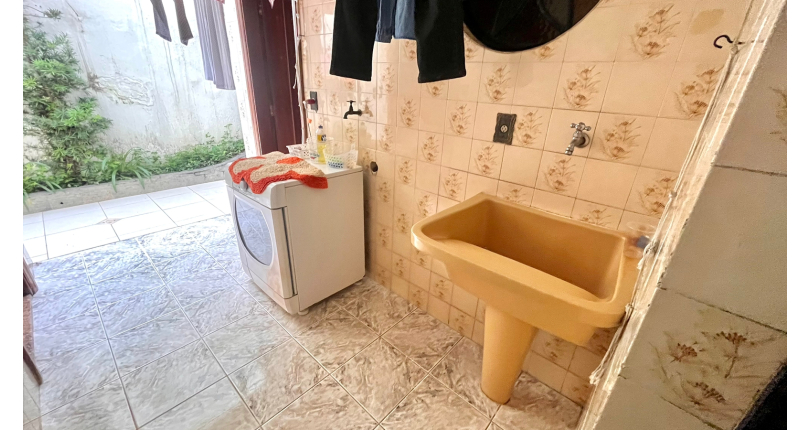 Belo Sobrado à venda no Alto da Lapa na Rua Lomas Valentinas