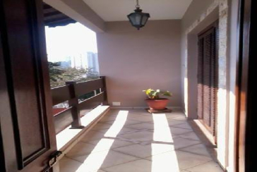 Belo Sobrado à venda na Chácara Inglesa na Rua Soldado João de Oliveira