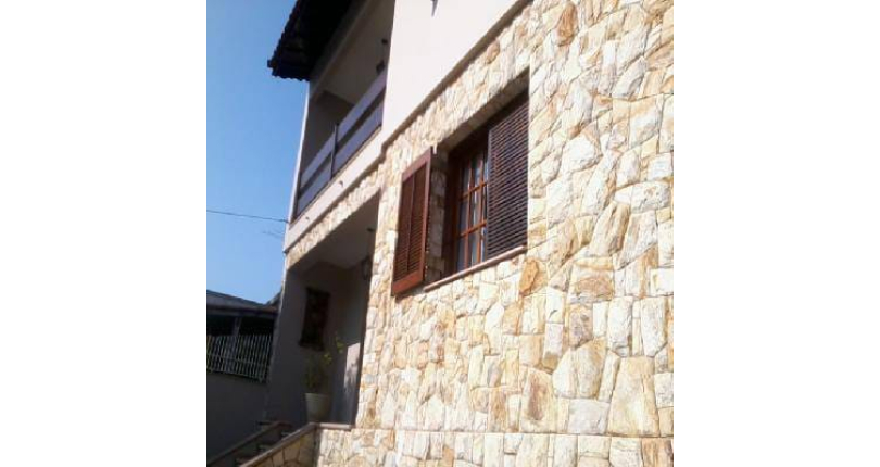 Belo Sobrado à venda na Chácara Inglesa na Rua Soldado João de Oliveira