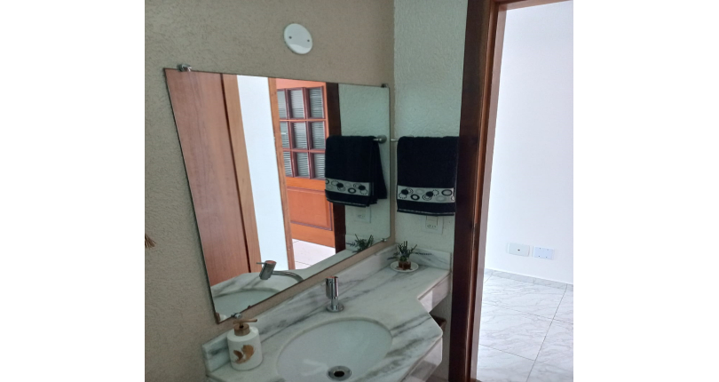 Lindo Sobrado à venda no Parque São Domingos na Rua Homero Sales