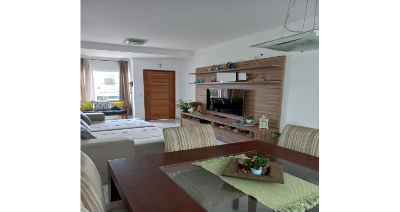 Lindo Sobrado à venda no Parque São Domingos na Rua Homero Sales