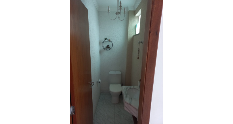 Lindo Sobrado à venda no Parque São Domingos na Rua Homero Sales