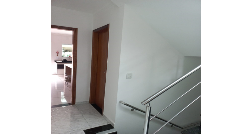 Lindo Sobrado à venda no Parque São Domingos na Rua Homero Sales