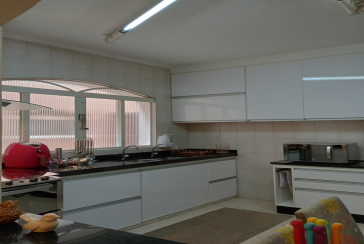 Belo Sobrado à venda no Jardim Marisa na Rua Madre Maria Villac