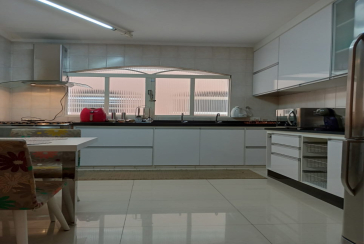 Belo Sobrado à venda no Jardim Marisa na Rua Madre Maria Villac