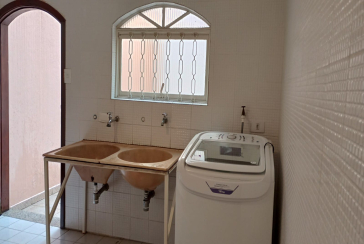 Belo Sobrado à venda no Jardim Marisa na Rua Madre Maria Villac