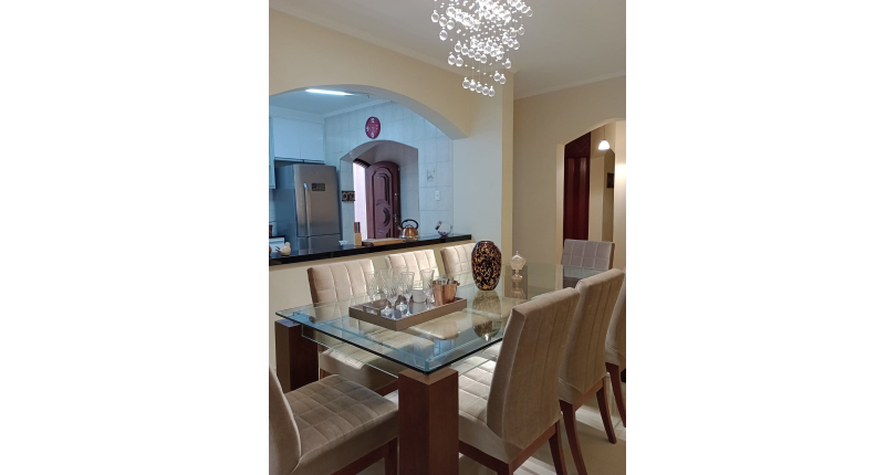 Belo Sobrado à venda no Jardim Marisa na Rua Madre Maria Villac