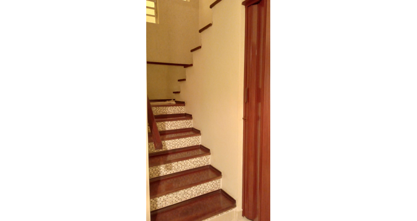 Belo Sobrado à venda no Jardim Marisa na Rua Madre Maria Villac