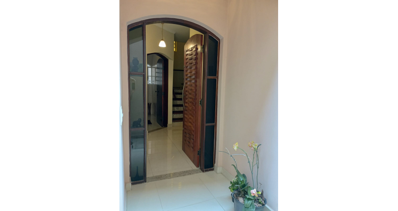 Belo Sobrado à venda no Jardim Marisa na Rua Madre Maria Villac