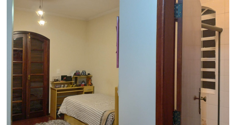 Belo Sobrado à venda no Jardim Marisa na Rua Madre Maria Villac