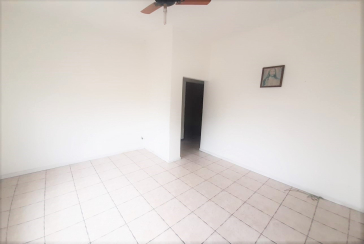 Casa assobradada à venda na Vila Pereira Barreto na Avenida Miguel de Castro