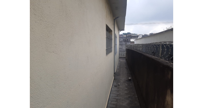 Casa assobradada à venda na Vila Pereira Barreto na Avenida Miguel de Castro