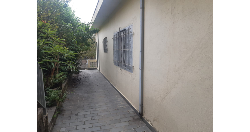 Casa assobradada à venda na Vila Pereira Barreto na Avenida Miguel de Castro