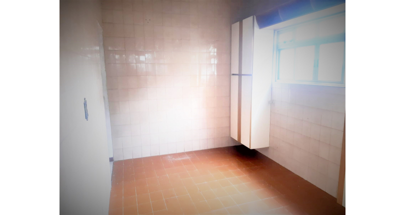 Casa assobradada à venda na Vila Pereira Barreto na Avenida Miguel de Castro 