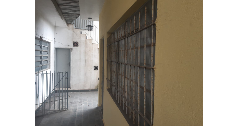 Casa assobradada à venda na Vila Pereira Barreto na Avenida Miguel de Castro