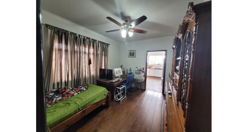 Sobrado à venda no Parque São Domingos na Rua Amílcar Barbuy