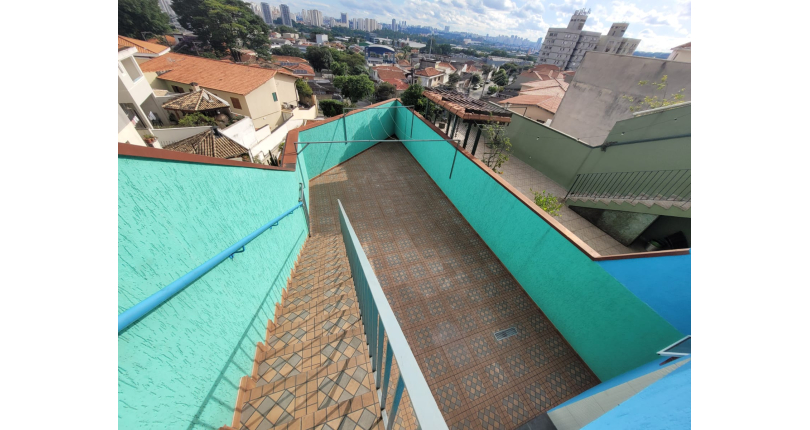 Sobrado à venda no Parque São Domingos na Rua Amílcar Barbuy