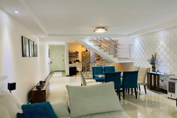 Belo Sobrado à venda no Parque São Domingos na Rua Dirceu de Almeida