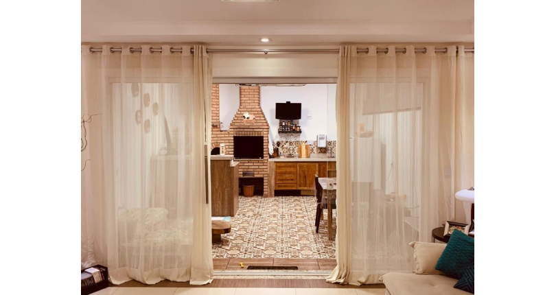 Belo Sobrado à venda no Parque São Domingos na Rua Dirceu de Almeida