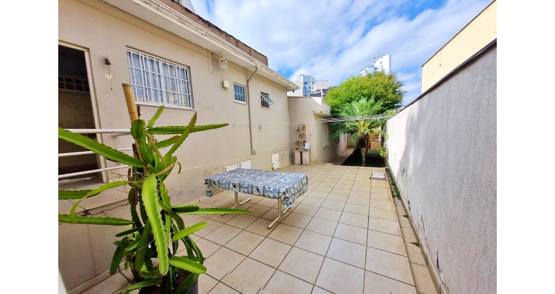 Casa à venda Praça Sá Pinto, Vila Ipojuca - Imóveis à Venda