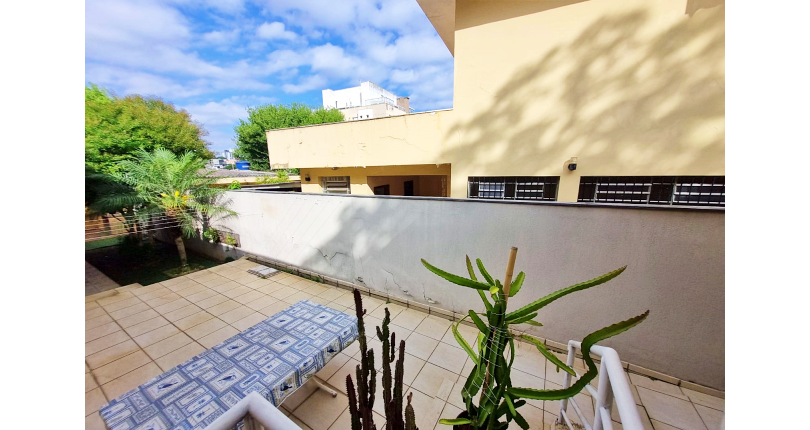 Casa à venda Praça Sá Pinto, Vila Ipojuca - Imóveis à Venda