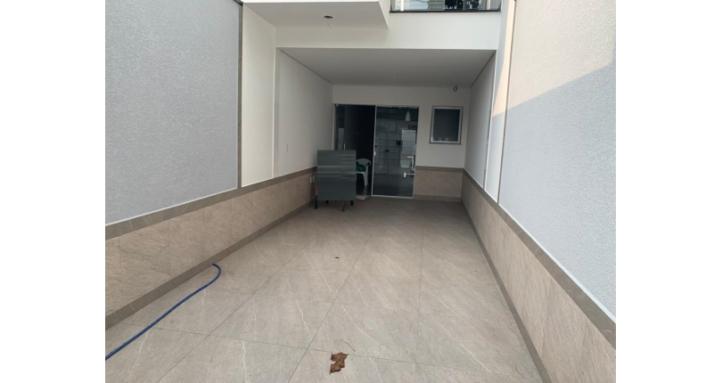 LINDO Sobrado novo á venda no Parque São Domingos na Rua Armando Martino