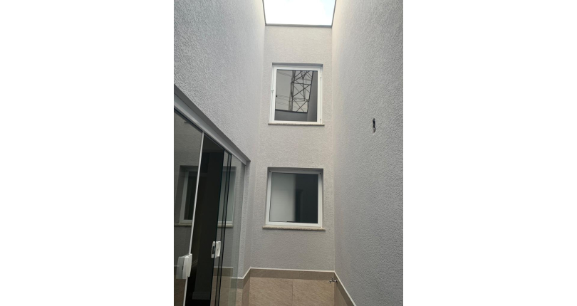 LINDO Sobrado novo á venda no Parque São Domingos na Rua Armando Martino