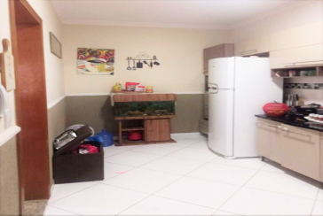 Sobrado à venda no Jaraguá na Rua Maestro Tavares de Lima