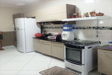 Sobrado à venda no Jaraguá na Rua Maestro Tavares de Lima