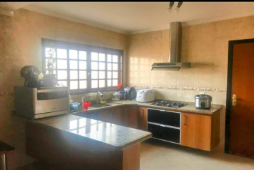 Bom Sobrado à venda no Conjunto Residencial Vista Verde 