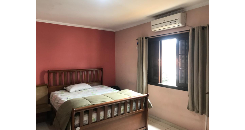 Bom Sobrado à venda no Conjunto Residencial Vista Verde 