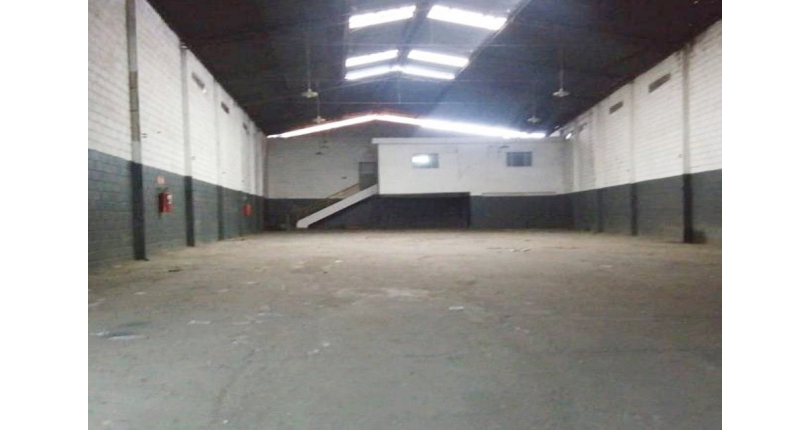 Galpão à venda em Osasco na Rua Adamantina,