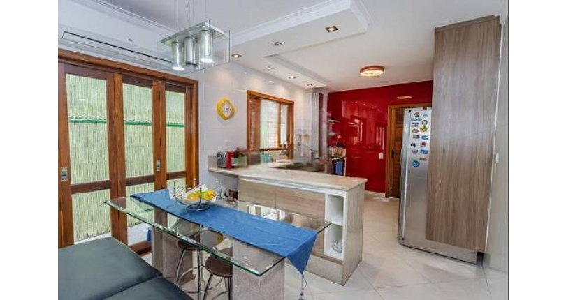 Sobrado à Venda no Parque São Domingos na Rua Professora Altina Maynardi de Araújo