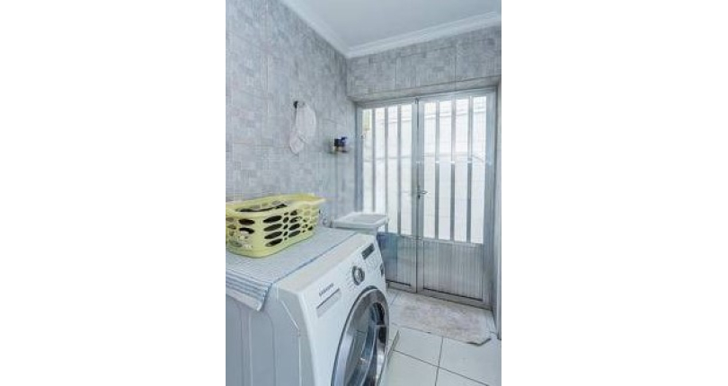 Sobrado à Venda no Parque São Domingos na Rua Professora Altina Maynardi de Araújo