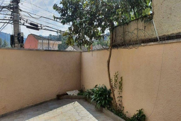 Sobrado à venda na Vila Clarice na Avenida Nuno Mendes Torres