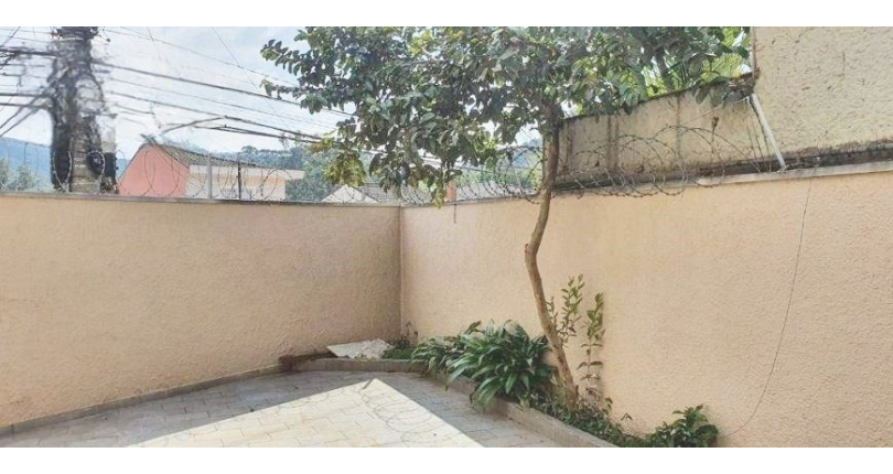 Sobrado à venda na Vila Clarice na Avenida Nuno Mendes Torres