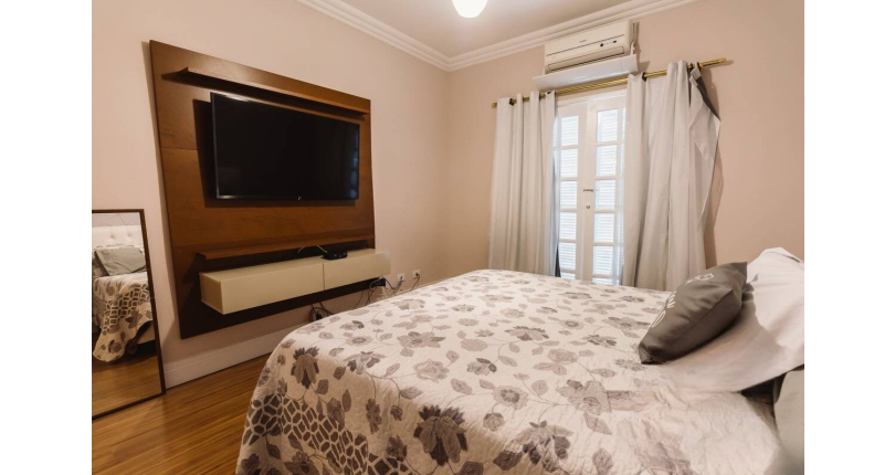 BELO Sobrado à venda no Parque São Domingos na Rua João Veloso de Oliveira 