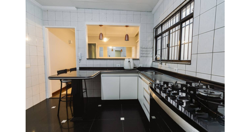 BELO Sobrado à venda no Parque São Domingos na Rua João Veloso de Oliveira 