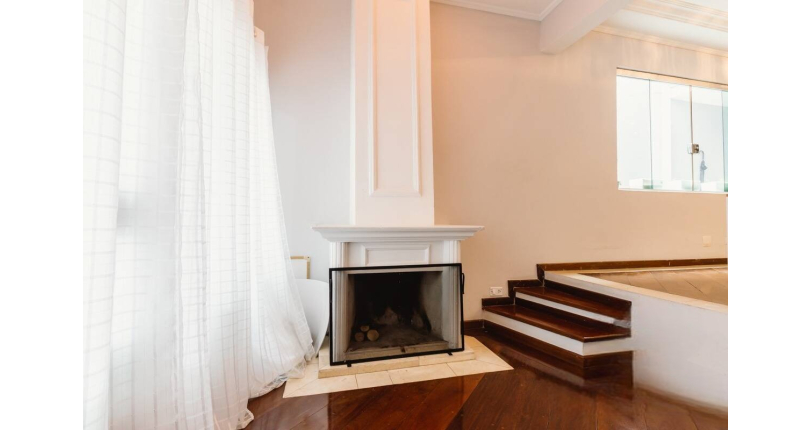 BELO Sobrado à venda no Parque São Domingos na Rua João Veloso de Oliveira 