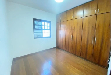 Casa Térrea à venda no Parque Maria Domitila na Rua Adolfo de Souza Carneiro