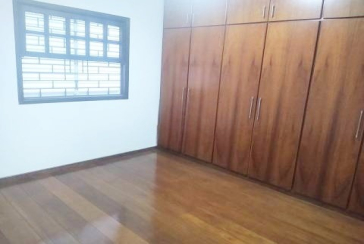 Casa Térrea à venda no Parque Maria Domitila na Rua Adolfo de Souza Carneiro