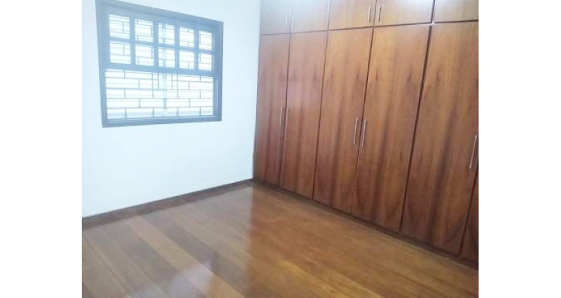 Casa Térrea à venda no Parque Maria Domitila na Rua Adolfo de Souza Carneiro