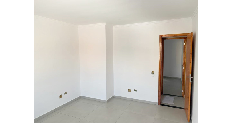 Belo Sobrado novo à venda na Vila Mangalot na Rua José Ataliba Ortiz 400,