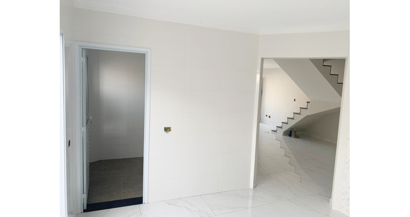 Belo Sobrado novo à venda na Vila Mangalot na Rua José Ataliba Ortiz 400,