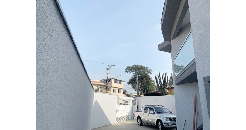 Belo Sobrado novo à venda na Vila Mangalot na Rua José Ataliba Ortiz 400,