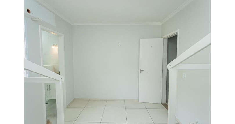  Sobrado à venda no Jardim Santo Elias na Rua Frederico Jacobi